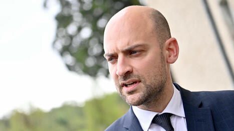 Sommet de l’IA en France en février : l’intelligence artificielle “doit être au service du bien commun” et non “entre les mains d’acteurs malveillants”, estime Jean-Noël Barrot